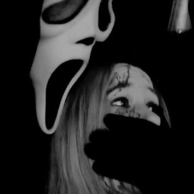 azshiux's profile picture. 🔞+ She/Her Bi/19 ♡ ♡