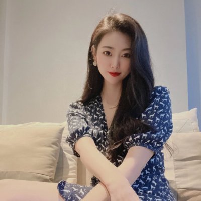 I'm Jenny original from Singapore currently living in London, UK and I'm new member here hope every not mind to be friend and respect together here