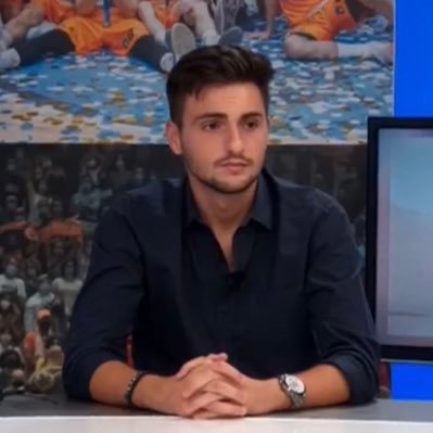 Periodismo Deportivo, Comunicación Corporativa y Organización Eventos Deportivos | 📻 @lagrada914 | 📺 @7TeleValencia | ⚽️ Ligas La Grada | 👨🏽‍💻CHES_VCF