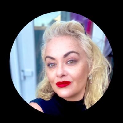 SueBeeTea's profile picture. mother, writer, dogslave, treehugger🌳
#ceasfirenow