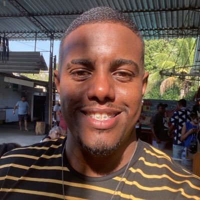 Crescer, evoluir e manter as bases fortes! 💪🏿💪🏿 ⚫Carioca 🏝️ ⚫Auxiliar administrativo 👨💻 ⚫Pisciano 🐟🐟 💍❤️