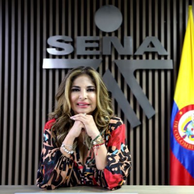 ¡Soy una santandereana berraca! Hija de la provincia, que se formó desde niña en la Escuela Normal. Directora de Empleo y Emprendimiento del @senacomunica