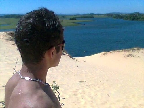 Perder, ganhar, deixar rolar...intensidade agora em algo novo, a vida tem que se renovar... Não deixe que ponham palavras, onde não existem idéias