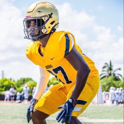 OLB , ||25, St.Thomas Aquinas Hs , 5’11 190 email: omarieowens221@gmail.com , 3.2 gpa , Instagram: @omarie2.__    https://t.co/85SDwuFNMu