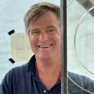 Historian for hire, researcher, publisher, author of 25 books. Captain, law licenses. From Bahamas, EU/US citizen, lived Asia, studied Oxford. Son. Storyteller.