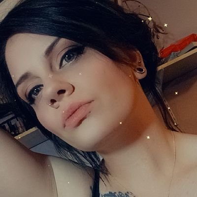 moneymaker1397's profile picture. feet pics, socks, and used shoes❤️😜
dm me for deals