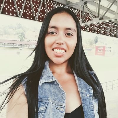 MarianaChavesR's profile picture. 