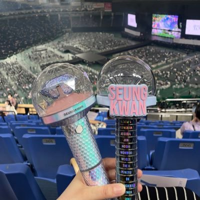 caratkarako's profile picture. オンマcarat   娘に導かれ セブチ沼へ       ハオちゃん、ホシくん寄り でも皆んな可愛い😍から箱推し♡