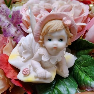 FaeryMadame's profile picture. ビビディ・バビディ・ブー🎵フェアリーゴッドマザーをめざす食いしん坊なフェアリー　熱海のセカンドハウスで週末を楽しむ温泉♨️大好き、ヨーロッパ大好き✨なマダムフェアリー🕊️