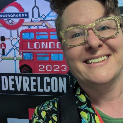 Intersectional feminist | writer | OSS dev | 🚲 | boardgamer | DevRel @PagerDuty | she/they | @tarakingwrites | Opinions my own.