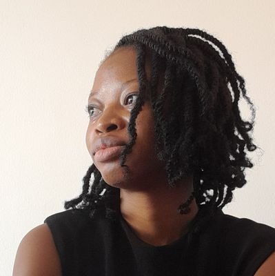 Sa_Ra_Hmv's profile picture. 🤍 Traductrice littéraire En/Fr
❤️ Rédactrice web & institutionnelle