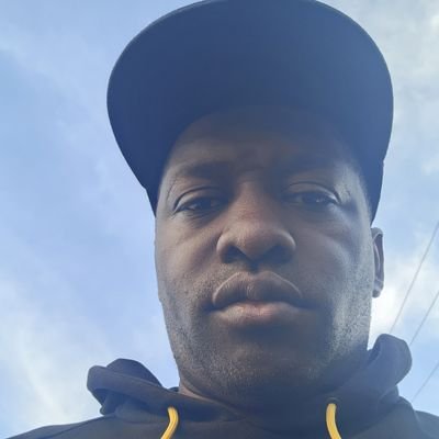 vangundee's profile picture. 