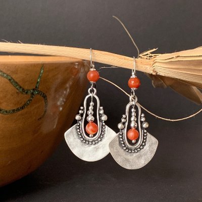 Earrings of Gemstone Profile