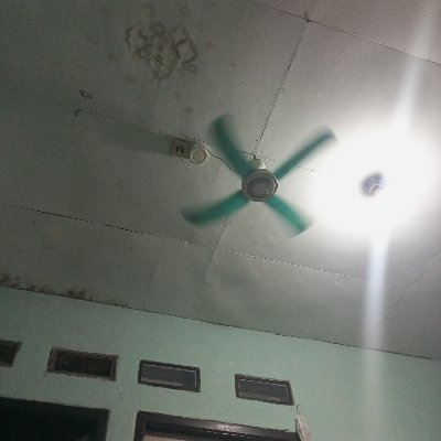 chandrahisni's profile picture. Sedang mengulik