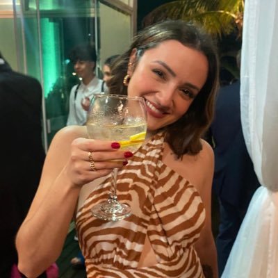 luizamahl's profile picture. sei nem o que falar vou falar igual elas desculpe to nervosa