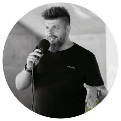 OliverJakubik's profile picture. personal & brand growth | i believe both people and brands should be authentic and true | helping people and brands to grow since 2008 | idealist & apple geek