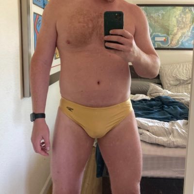 ginger bator that loves getting milked. dm me if you want to bate or milk me. venus2000 to front of the line. muscling up 💪🏼 size 13s 🦶🏼 $LetsStrokeBro