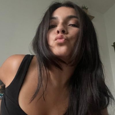 mythoughts_144's profile picture. 