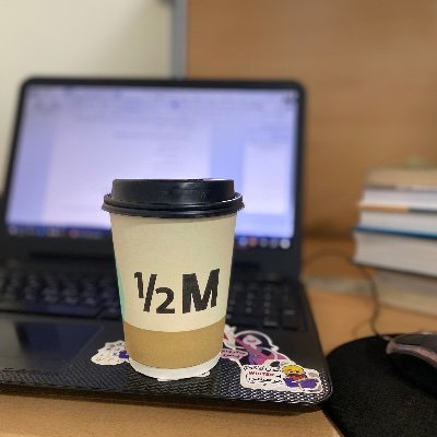 @kauweb| باحثة  اجتماعية| Sociology 👁| ☕️| 👩🏻‍💼| 👽