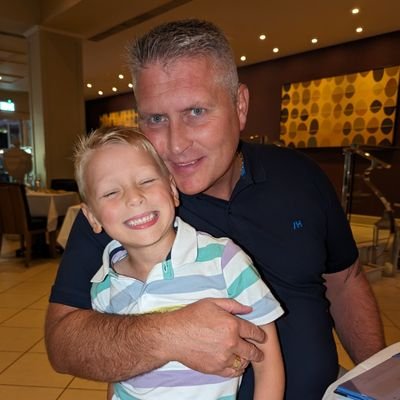 AshMaynard76's profile picture. 