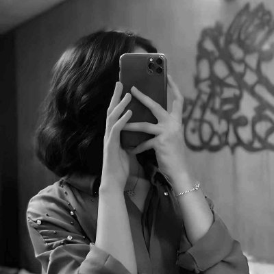 لم نتعافى أبداً ..
لقد أُجبرنا على تخطي كُلِ شيء لنعيش . .🖤