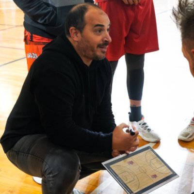 Periodista. Entrenador de Basquet - Nivel 3