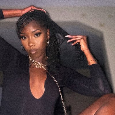 mela_ninz's profile picture. 📍🇸🇽| 🇱🇨  Mom-preneur (MUA💄)