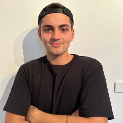 vamvoukas_ian's profile picture. what are you doing?👨🏻‍💻