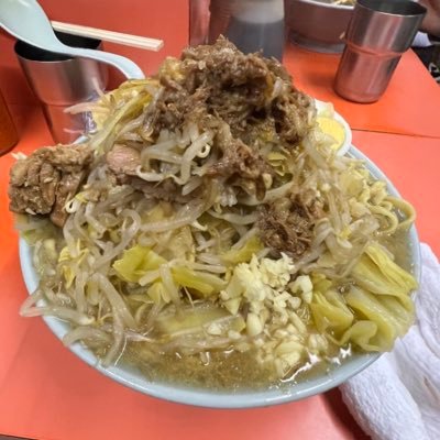 ラーメン🍜ゲーム🎮格闘技鑑賞🥊大好きな糞デブ😍基本引き篭もり😪無言フォローごめんなさい🙏宜しくお願いします🙇‍♂️💦