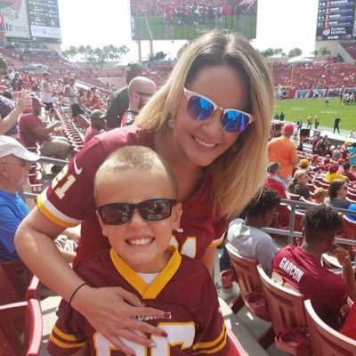 #HTTR #RaiseHail 🏈 #FearTheTurtle 🐢🏀 #ALLCAPS 🏒 #DMV Girl🚦✈️ Living In A #Florida World ☀️🌴