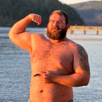 6’4” 320lbs🐻 I just like showing off 😘 CashApp $Seattle808