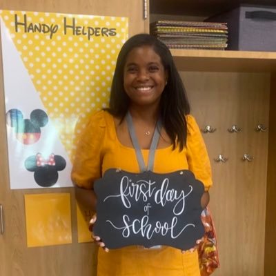 2nd Grade Teacher & Former Varsity Cheerleading Coach 👩🏽‍🏫 🎀 Hamilton West & Kean University Alum 🐝🐾 Teacher of the Year ‘21 🍎