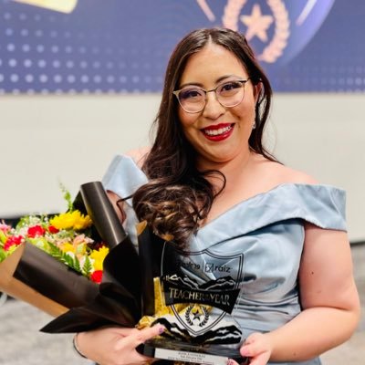 English and Dual Credit teacher 👩‍🏫 at SEHS 🎓Class of 2025 Co-sponsor  🦅SEISD Secondary TOY 2023 🥉ESC 19 TOY 2024 - 2nd runner up