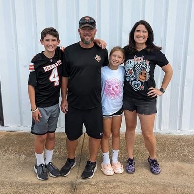 Tree8400's profile picture. Father and a Middle School Coordinator PP/Teacher.
Graduate of Tarleton State University and Rogers HS.