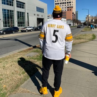 JustBGr8's profile picture. Starting small guard for Devry University, Aint Shit so dont get ya hopes up