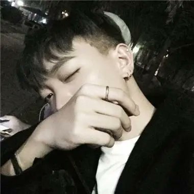 levi4711's profile picture. levi471