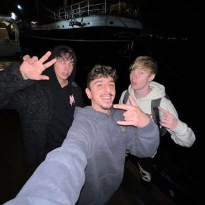 fazeismybf's profile picture. posting 😍 snc ✖️faze rug 😏