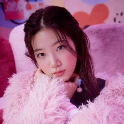 ☆ 𝙖𝙡𝙬𝙖𝙮𝙨 𝙩𝙤𝙜𝙚𝙩𝙝𝙚𝙧, #방탄소년단 , #르세라핌, #이지은. Seeing Yoongi (270523), IU (270424), Jhope (040525)