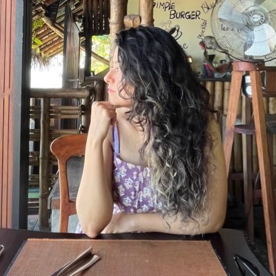 rutsut's profile picture. angy | filmmaker | she/her 🌈