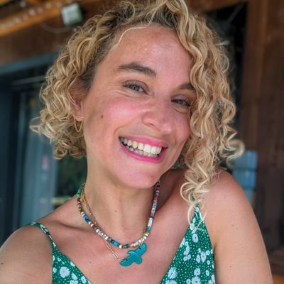 Aurély, blogueuse à la retraite 😜
Fan de lecture et cinéma !
Instagram : colors_and_smile
Me contacter ✉ aurely2727@orange.fr