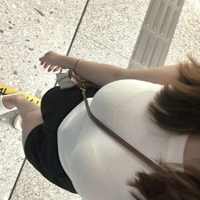 こんにちは、友達を作るのは好きですか？ 私は安定した関係を探しています。