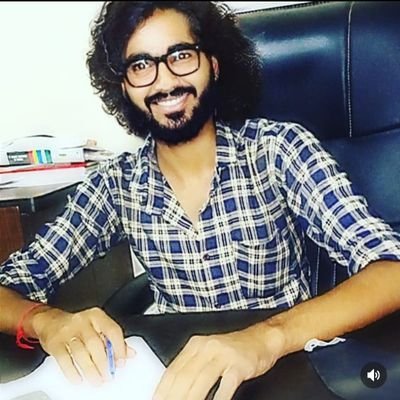 DSANKETS's profile picture. आरम्भ ही अंत हैं।