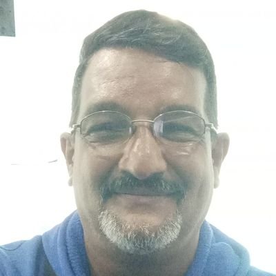 Lcdo. Contaduria Publica, T.S.U. Automotriz y Profesional de la Universidad de la Vida.