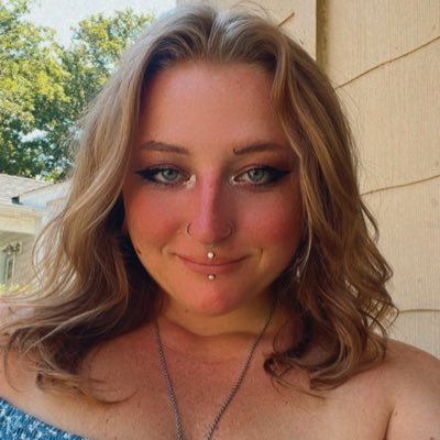 she/her. wife. mom. sober. fantasy smut book lover.