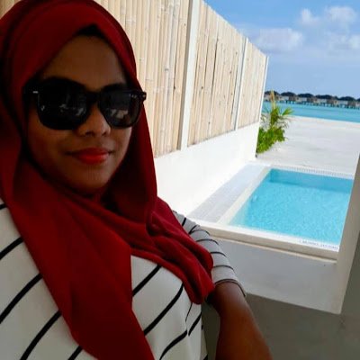 Mother of 🧒🧒🧒🧒 

proud muslimah 🧕 

maldivian 🇲🇻