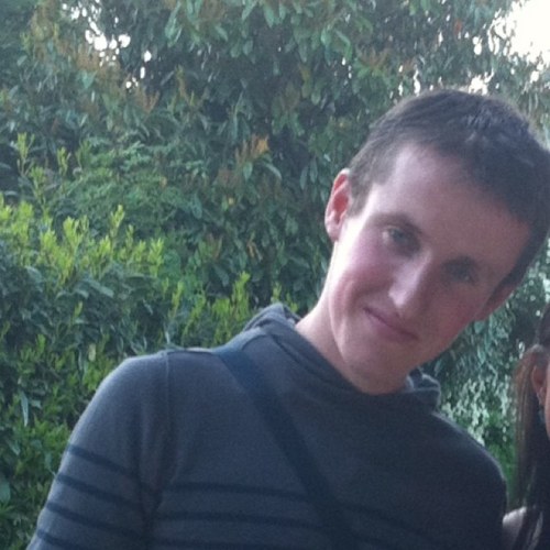 routier38's profile picture. grand fan de @cauetofficiel sur nrj tout les soir 20h a 23h  et grand fan de camiom decorèe