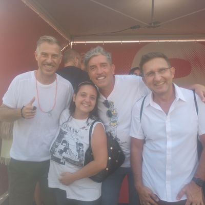 E mi mancano quei gesti che non vedo più
mi manca il suono del silenzio e poi mi manchi tu e tutte le parole,tutte le parole ❤️❤️