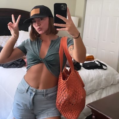 syd_ney__'s profile picture. coconut head