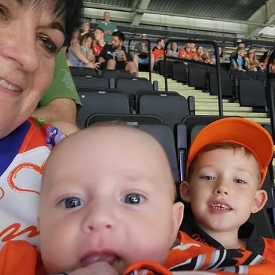 Female Business Owner  Family and Friends are important. Mum & Nanny 🧡 Sheffield Steelers Fan 🏒