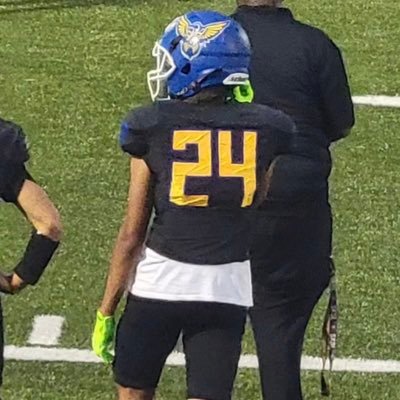 C/O 2025 |5’10 175| RB,LB warren Harding High School | Student athlete⭐️| Ready to work📚🏈 | GPA 3.5 Arthurblackwell@983gmail.com Full season highlights ⬇️